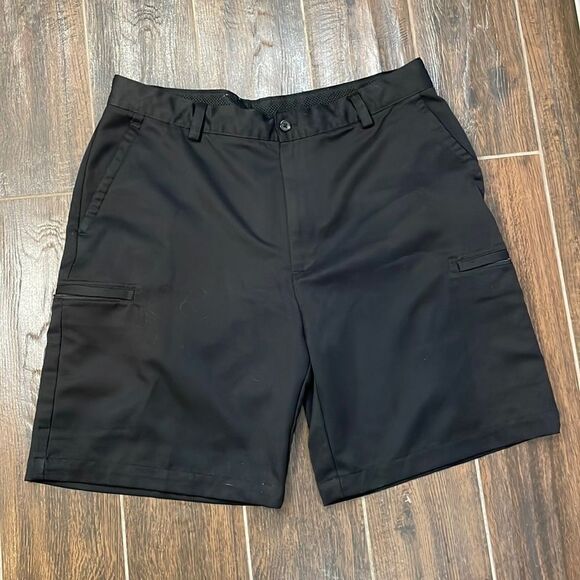 Mens Black Izod Golf Shorts Sz 36 - Picture 1 of 9